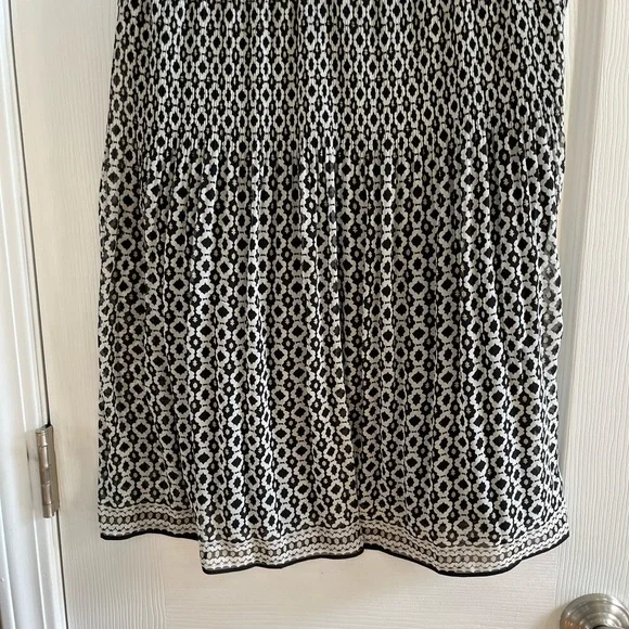 Max Studio Black and White Geometric Midi Skirt - Picture 1 of 3